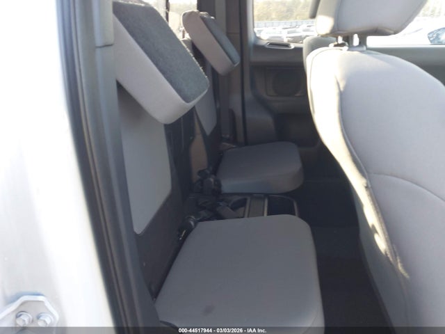 5TFSZ5AN4GX046762 Toyota Tacoma Sr5 V6