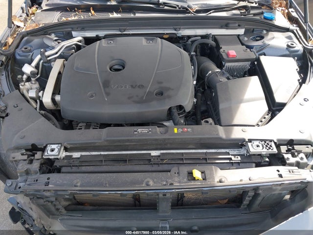 44517980 :رقم المزاد ، 7JR102FM9KG006370 vin ، 2019 Volvo S60 T5 R-design مزاد بيع