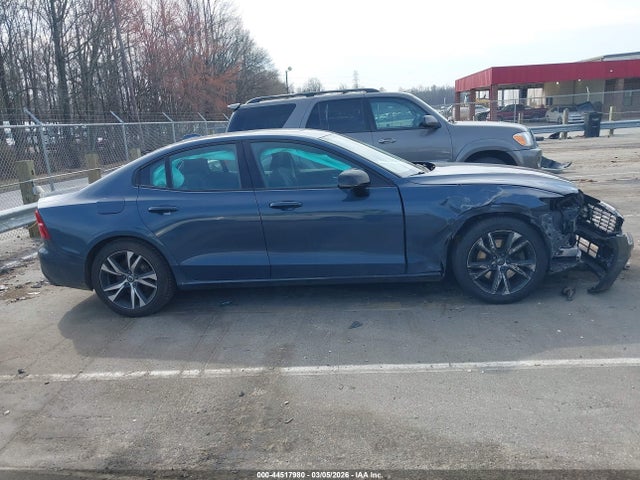 44517980 :رقم المزاد ، 7JR102FM9KG006370 vin ، 2019 Volvo S60 T5 R-design مزاد بيع