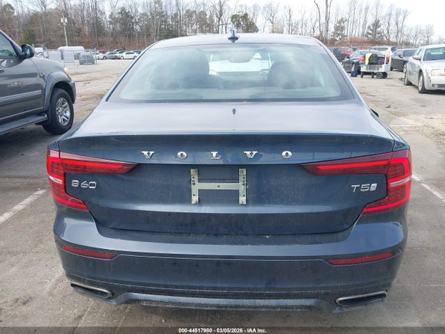 44517980 :رقم المزاد ، 7JR102FM9KG006370 vin ، 2019 Volvo S60 T5 R-design مزاد بيع