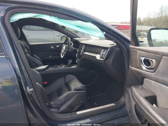 44517980 :رقم المزاد ، 7JR102FM9KG006370 vin ، 2019 Volvo S60 T5 R-design مزاد بيع