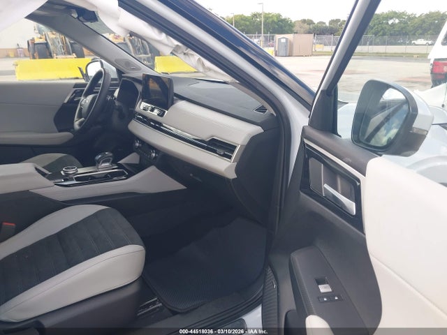 2025 MITSUBISHI OUTLANDER JA4J3VA80SZ024451 Photo 4