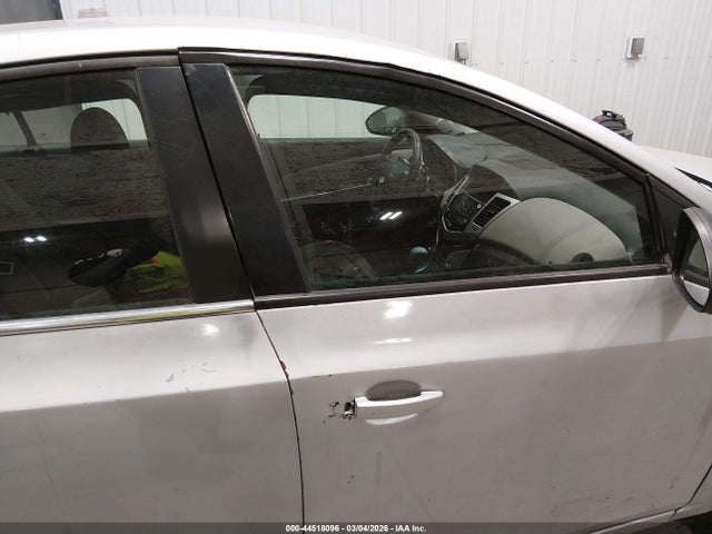 1G1PA5SH3F7135235 Chevrolet Cruze Ls Auto