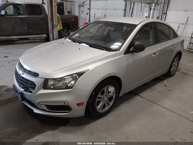 1G1PA5SH3F7135235 Chevrolet Cruze Ls Auto