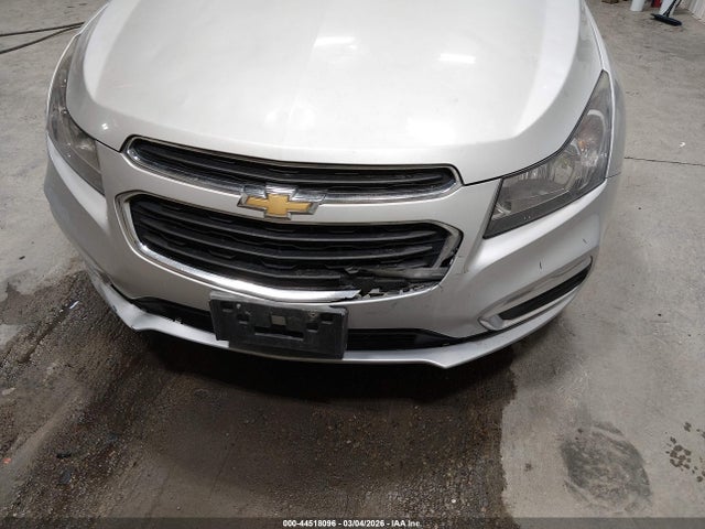 1G1PA5SH3F7135235 Chevrolet Cruze Ls Auto