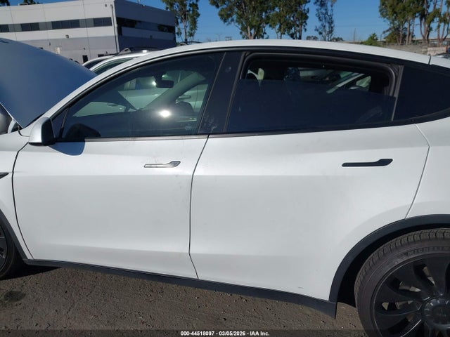 7SAYGDEF9NF551011 Tesla Model Y Performance Dual Motor All-wheel Drive
