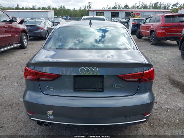 44518117 :رقم المزاد ، WAUAUGFF7H1040964 vin ، 2017 Audi A3 2.0t Premium مزاد بيع
