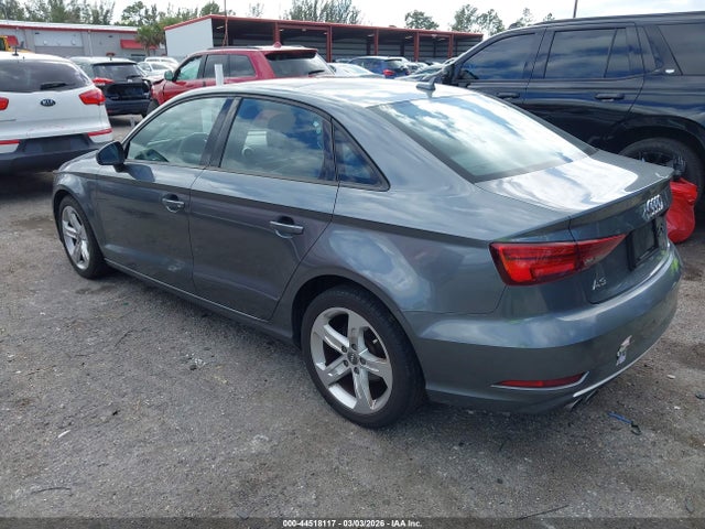 2017 AUDI A3 WAUAUGFF7H1040964 Photo 2