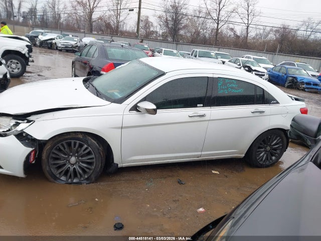 Aukcja sprzedaży 2013 Chrysler 200 Limited, vin: 1C3CCBCG5DN520796, numer aukcji: 44518141