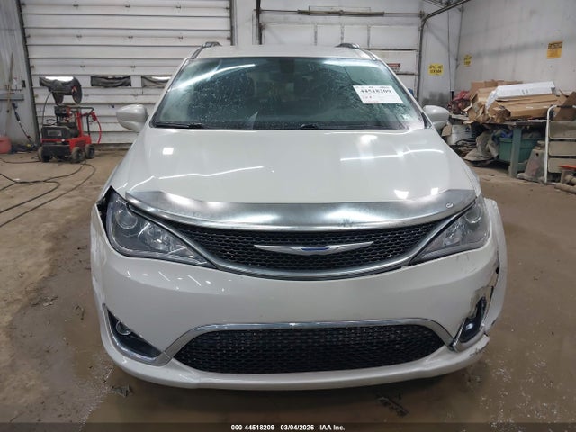 Продаж на аукціоні авто 2017 Chrysler Pacifica Touring-l, vin: 2C4RC1BG9HR583393, номер лоту: 44518209