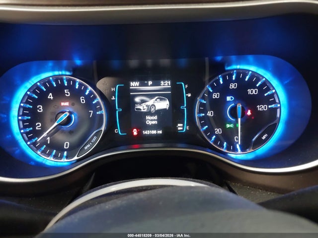 Продаж на аукціоні авто 2017 Chrysler Pacifica Touring-l, vin: 2C4RC1BG9HR583393, номер лоту: 44518209