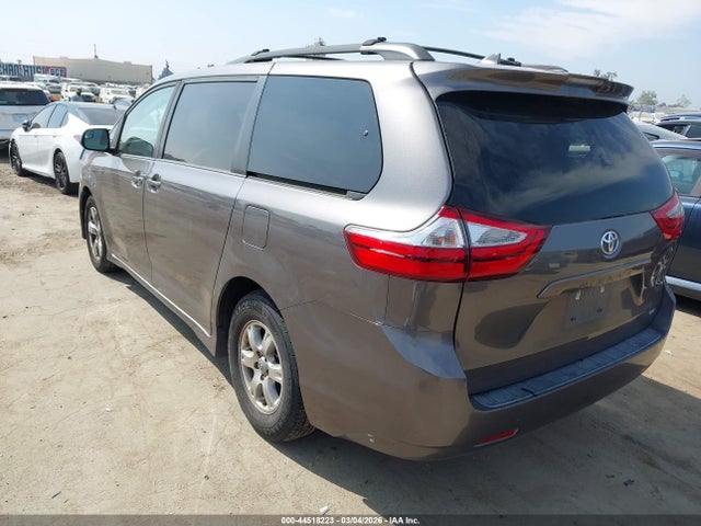 Toyota Sienna Le 8 Passenger 2018 5TDKZ3DC1JS950175 Image 3