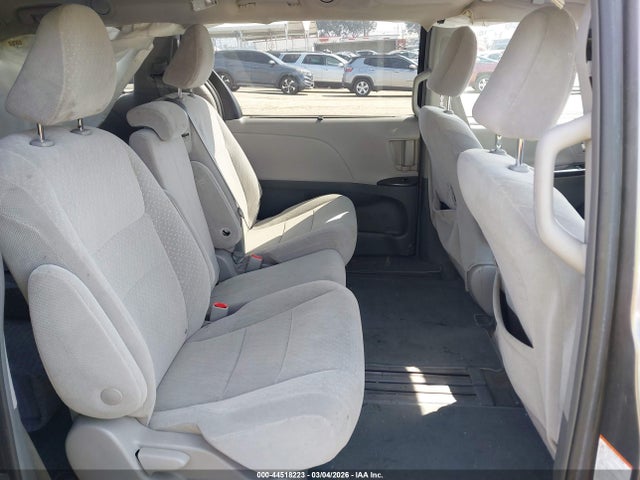 Toyota Sienna Le 8 Passenger 2018 5TDKZ3DC1JS950175 Image 8
