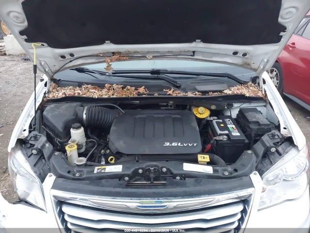 44518294 :رقم المزاد ، 2C4RC1BG9FR610606 vin ، 2015 Chrysler Town & Country Touring مزاد بيع