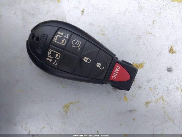 44518294 :رقم المزاد ، 2C4RC1BG9FR610606 vin ، 2015 Chrysler Town & Country Touring مزاد بيع