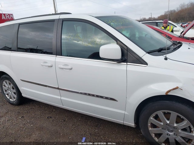 44518294 :رقم المزاد ، 2C4RC1BG9FR610606 vin ، 2015 Chrysler Town & Country Touring مزاد بيع