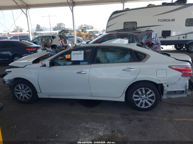 Nissan Altima 2.5 S 2015 1N4AL3AP1FN326402 Image 14
