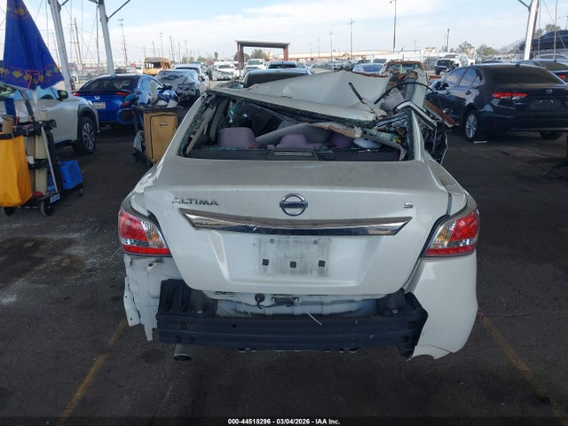 Nissan Altima 2.5 S 2015 1N4AL3AP1FN326402 Image 16