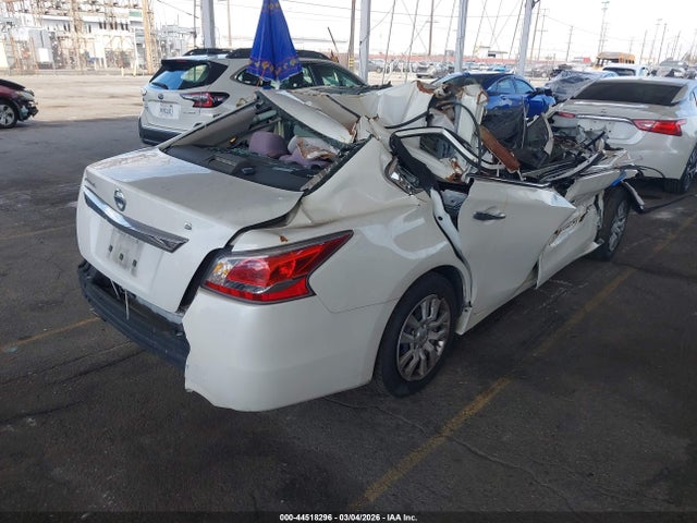 Nissan Altima 2.5 S 2015 1N4AL3AP1FN326402 Image 4