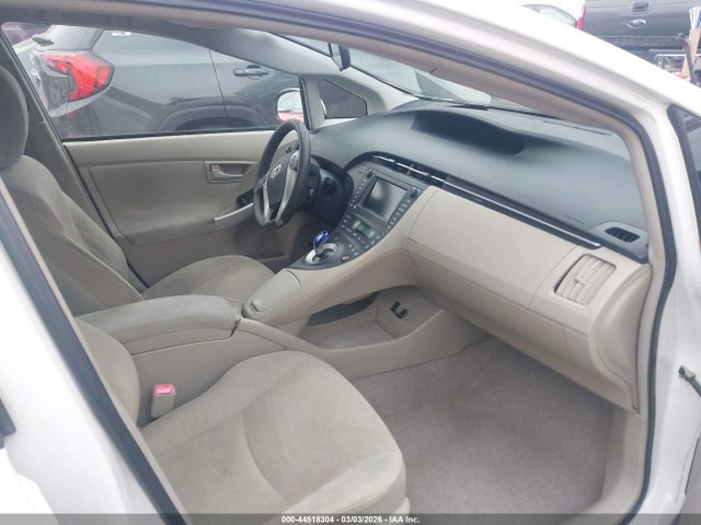 44518304 :رقم المزاد ، JTDKN3DU0B5331658 vin ، 2011 Toyota Prius Three مزاد بيع