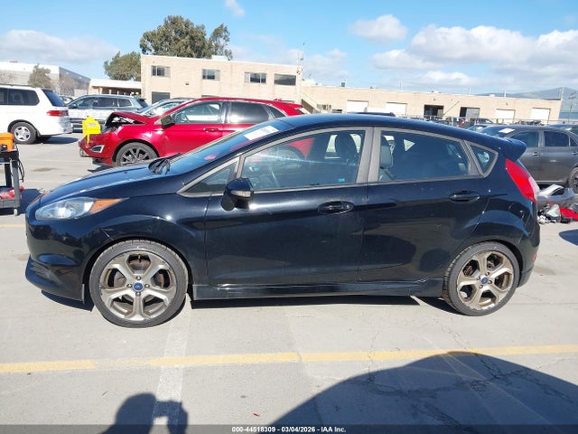 Ford FIESTA ST 2017 3FADP4GX9HM116741 Image 14