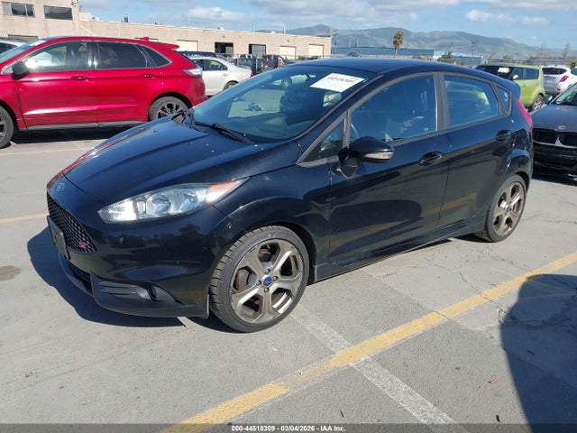 Ford FIESTA ST 2017 3FADP4GX9HM116741 Image 2