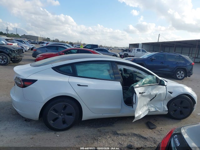 44518322 :رقم المزاد ، 5YJ3E1EA0NF376566 vin ، 2022 Tesla Model 3 Rear-wheel Drive مزاد بيع