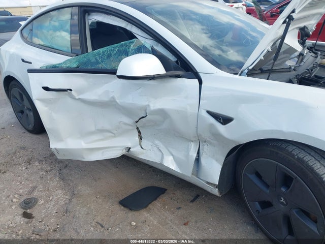44518322 :رقم المزاد ، 5YJ3E1EA0NF376566 vin ، 2022 Tesla Model 3 Rear-wheel Drive مزاد بيع