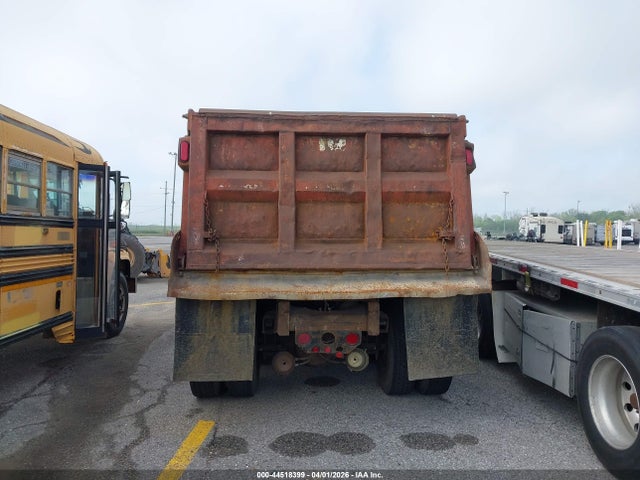 44518399 :رقم المزاد ، 1FUP2CYBXJH331700 vin ، 1988 Freightliner Conventional Fld120 مزاد بيع