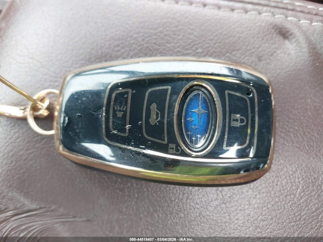 44518407 :رقم المزاد ، JF2SJAWC2JH497473 vin ، 2018 Subaru Forester 2.5i Touring مزاد بيع