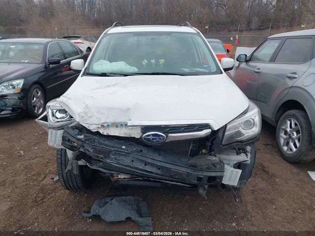 44518407 :رقم المزاد ، JF2SJAWC2JH497473 vin ، 2018 Subaru Forester 2.5i Touring مزاد بيع