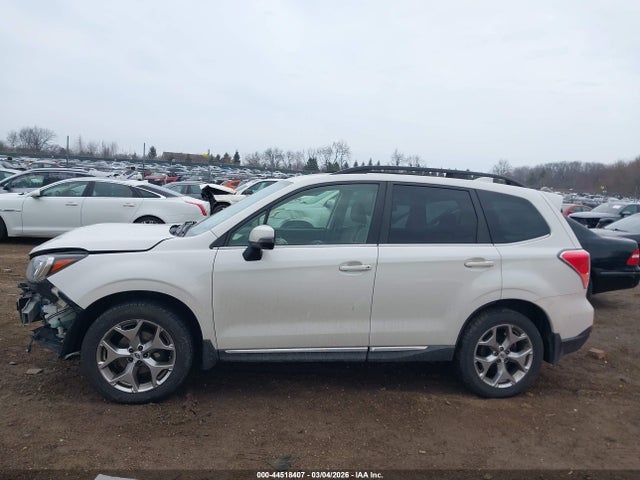 44518407 :رقم المزاد ، JF2SJAWC2JH497473 vin ، 2018 Subaru Forester 2.5i Touring مزاد بيع