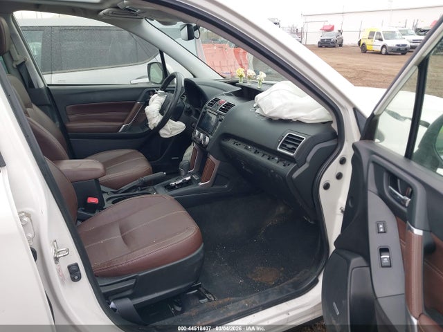 44518407 :رقم المزاد ، JF2SJAWC2JH497473 vin ، 2018 Subaru Forester 2.5i Touring مزاد بيع