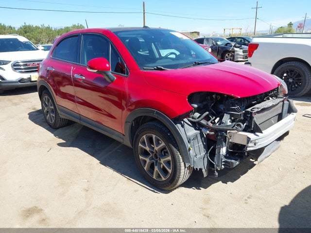 2016 FIAT 500X ZFBCFYCT0GP329197 Photo 0