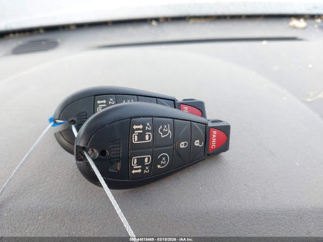Продажа на аукционе авто 2010 Chrysler Town & Country Limited, vin: 2A4RR6DX7AR194356, номер лота: 44518469