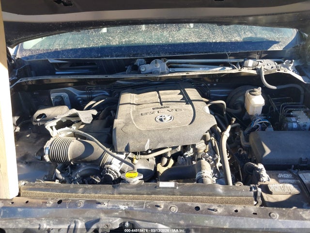 44518476 :رقم المزاد ، 5TFDY5F15JX713458 vin ، 2018 Toyota Tundra Sr5 5.7l V8 مزاد بيع