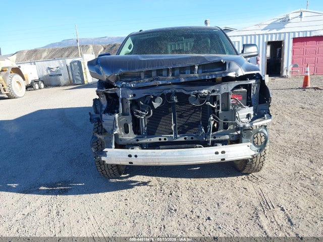 44518476 :رقم المزاد ، 5TFDY5F15JX713458 vin ، 2018 Toyota Tundra Sr5 5.7l V8 مزاد بيع
