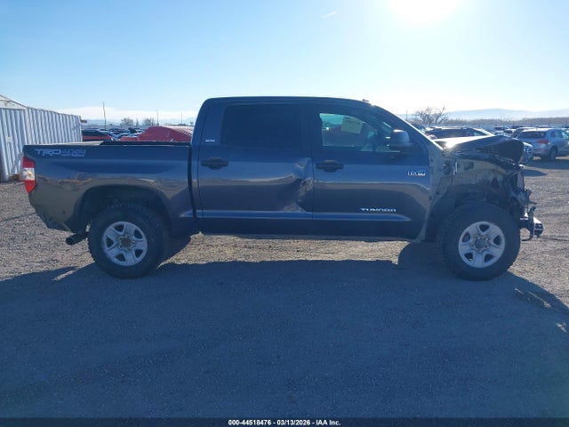 44518476 :رقم المزاد ، 5TFDY5F15JX713458 vin ، 2018 Toyota Tundra Sr5 5.7l V8 مزاد بيع