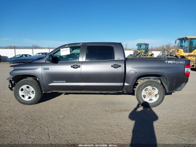 44518476 :رقم المزاد ، 5TFDY5F15JX713458 vin ، 2018 Toyota Tundra Sr5 5.7l V8 مزاد بيع