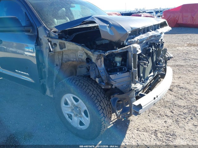 44518476 :رقم المزاد ، 5TFDY5F15JX713458 vin ، 2018 Toyota Tundra Sr5 5.7l V8 مزاد بيع