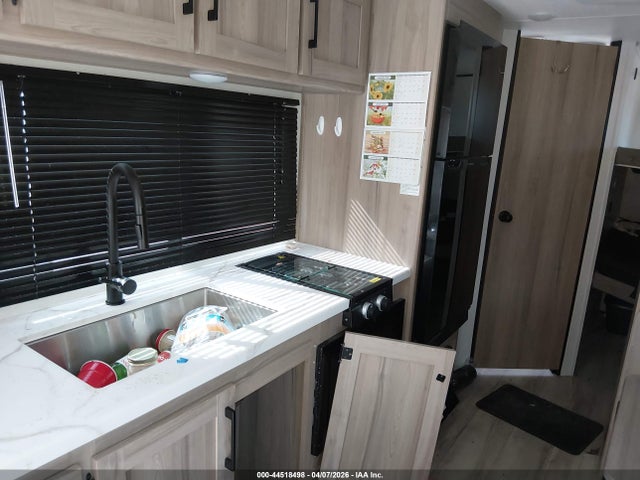 4YDTCMM23SW944881 Keystone Other