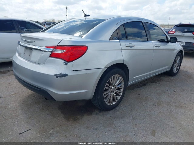 44518627 :رقم المزاد ، 1C3CCBAB2CN138618 vin ، 2012 Chrysler 200 Lx مزاد بيع