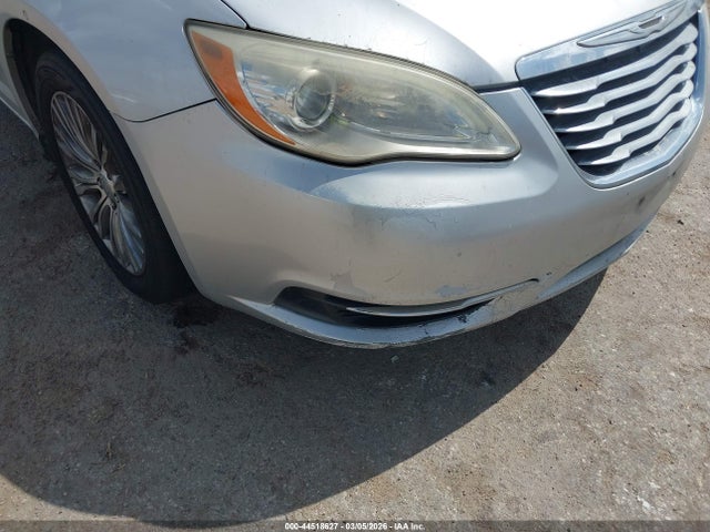 44518627 :رقم المزاد ، 1C3CCBAB2CN138618 vin ، 2012 Chrysler 200 Lx مزاد بيع