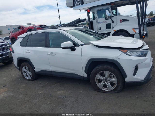 2T3W1RFV8KW028318 Toyota Rav4 Xle