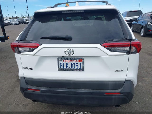 2T3W1RFV8KW028318 Toyota Rav4 Xle