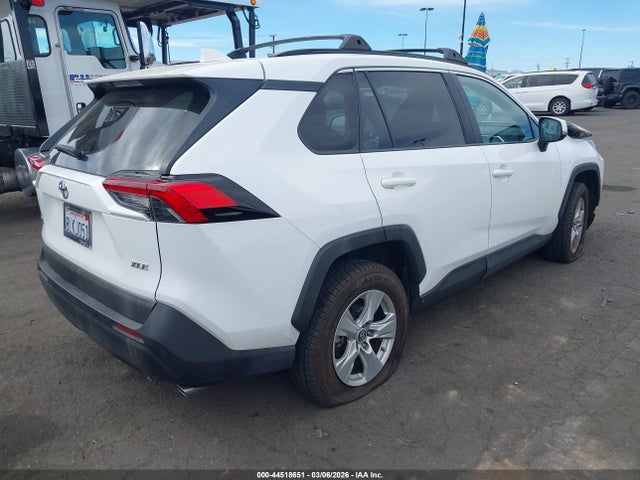 2T3W1RFV8KW028318 Toyota Rav4 Xle