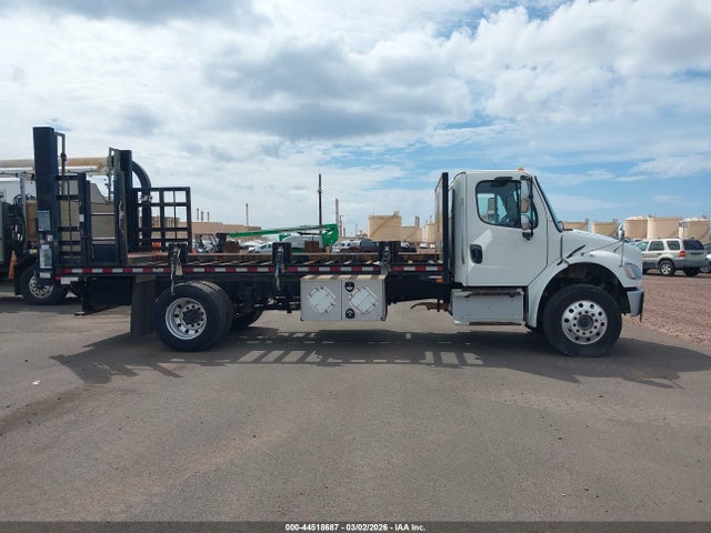 1FVACXDT9FHGS7600 Freightliner M2 106 Medium Duty