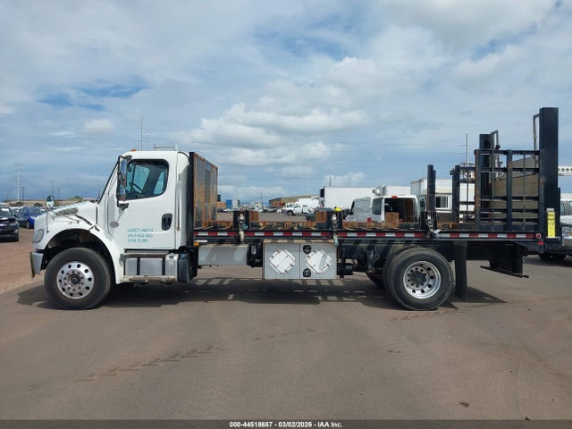 1FVACXDT9FHGS7600 Freightliner M2 106 Medium Duty