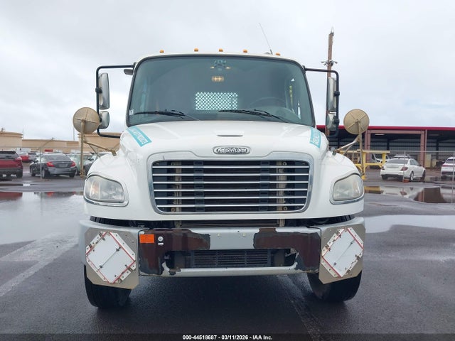 1FVACXDT9FHGS7600 Freightliner M2 106 Medium Duty