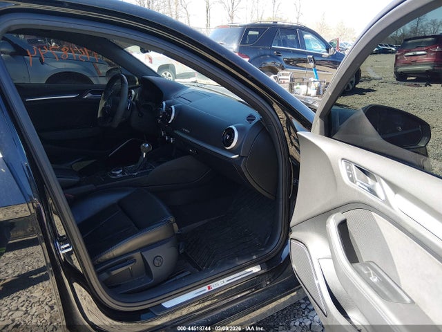 2018 AUDI RS 3 WUABWGFF8J1900171 Photo 4